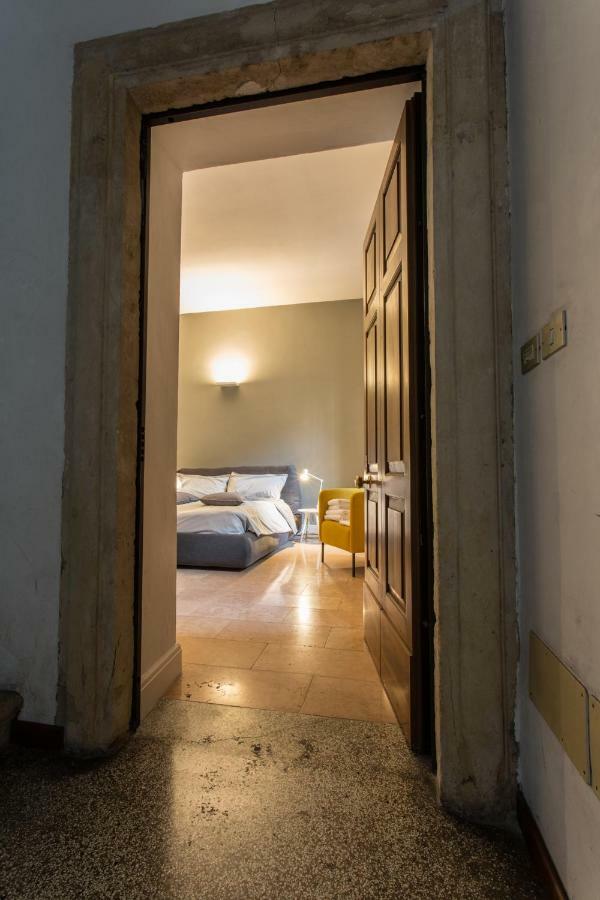 ורונה Antiche Colonne Suite מראה חיצוני תמונה